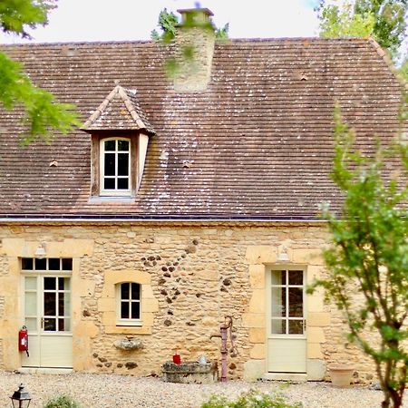 Les Perroutis Saint-Alvère Exterior foto