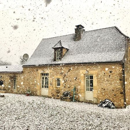 Les Perroutis Saint-Alvère Exterior foto